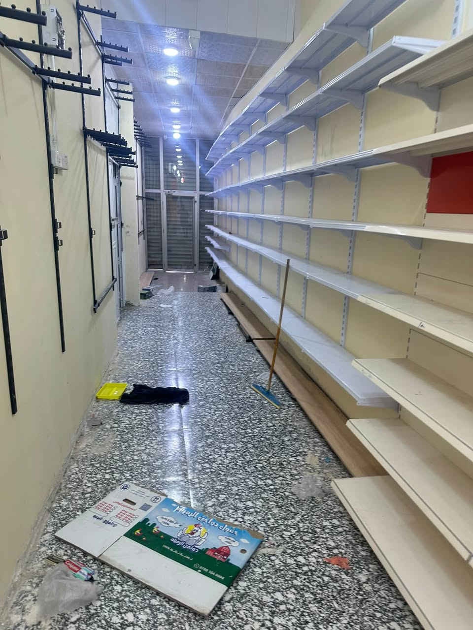 رفوف محل للبيع بسعر مناسب
رفوف حديد ثقيل تتحمل أوزان ستعمال شهر
نصلح ل:
ملابس - مواد منزلية - كهربائية - كوزمتك - مواد
غذائية
تفصال قوي وشكل مرتب
اللي محتاج يرتب محله هاي فرصة
المكان: البصرة التنومه
واي استفسار اتصل ***********
®ا
