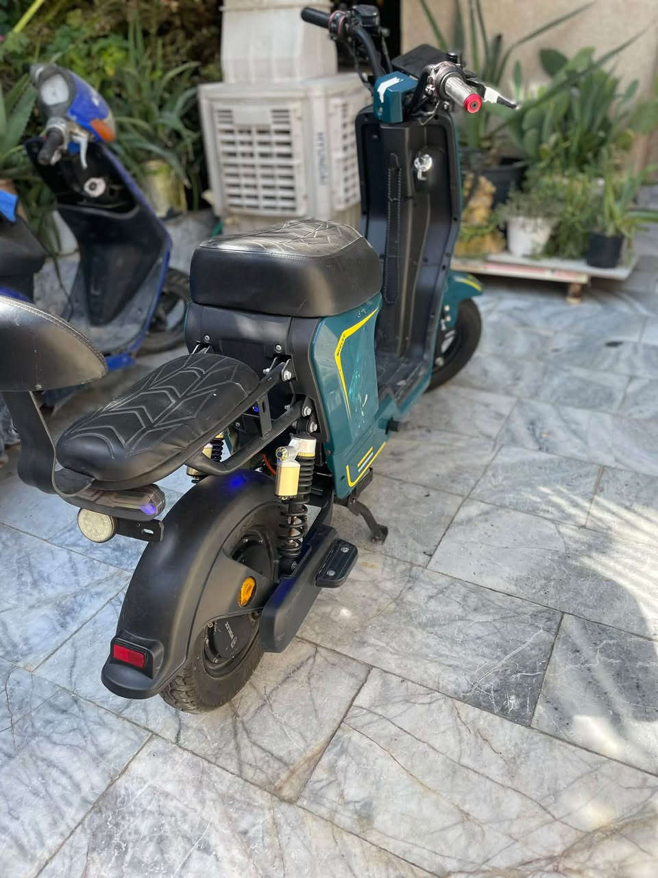 � دراجة R8 ملف 1500 للبيع
* R8 ملف 1500
* الدراجة نظيفة وحالتها حلوة مثل ما موضح بالصور
* المحرك شغال
* الخلل فقط بـ الإشارات (الاشاير) بسبب الربط
* باقي الأمور شغالة
* بيها سويج واحد فقط
* السعر: 280 ألف قابل للتفاوض بالمعقول
* 📍 المكان: كربلاء
* 📱 واتساب فقط: ***********

البيع على وضعها، والمعاينة خير دليل
