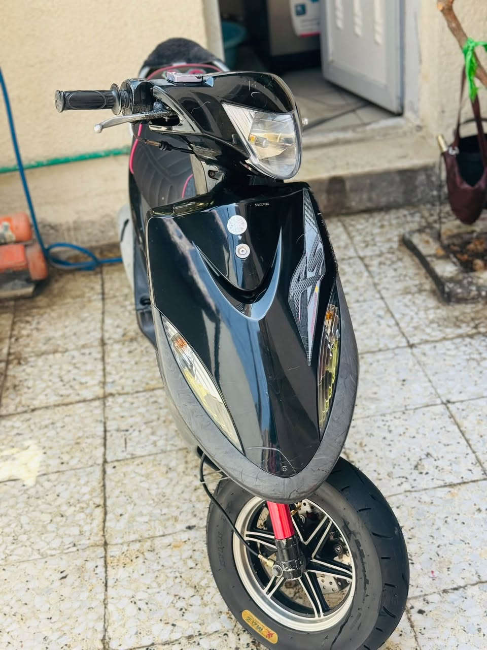 سلام عليكم شباب للبيع ماكس عدله دارجه بيها قطع تزويد صدر كرزي امامي خلفي وبيها تعلاكه ويل كب نجمه اصلي تخم تاير فج وصينه وتطوله قبق عنبار شيال دارجه جديده مناقصها شي الي يرغب بل شراء بل خدمه عنواني بغداد الجديده شارع المسبح *********** السعر مليون و100وبيها مجال للشراي 🫂♥️اسف علا الاطاله
