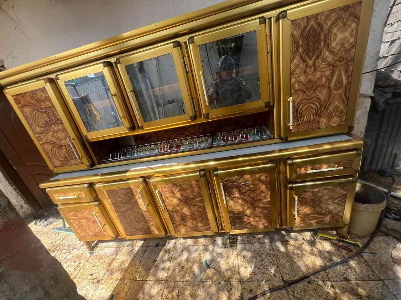 كاونتر مترين ونص نظيف سعره 250 عنواني بصره الحيانيه سوك القسم رقمي ***********
