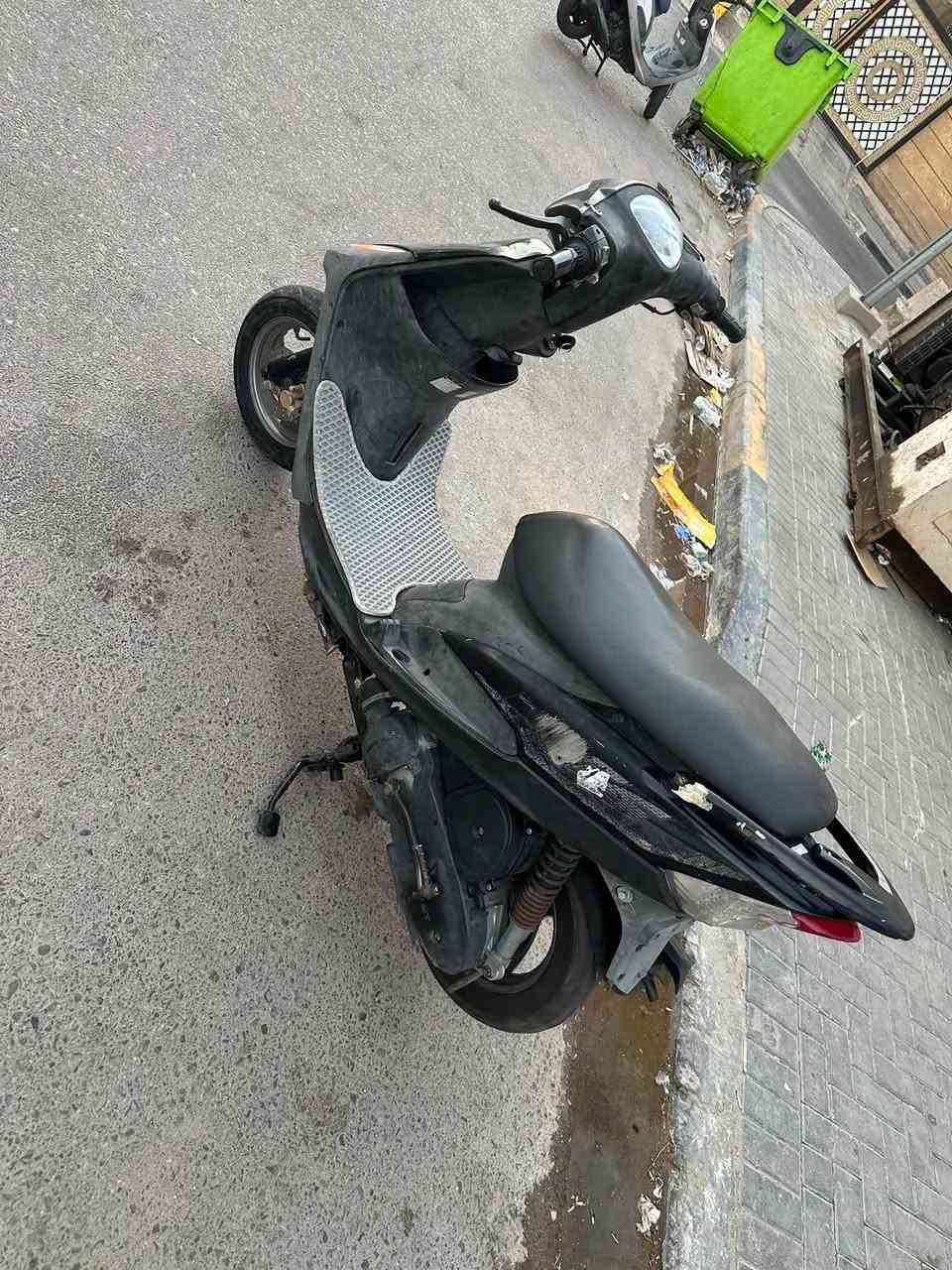 للبيع دراجه بلاديه ما مفتوحه تعال وفحص كلها شغاله سلف هندر كلها الدراجه ختم واحد من الطول للطول حته سواد الصفحه مختم  كفرات اسود جارد نضيفرايدها 700 وبيها مجال قليل مستعجل عالبيع مكاني قبله

♦️♦️مو شراي لا تراسل***********
