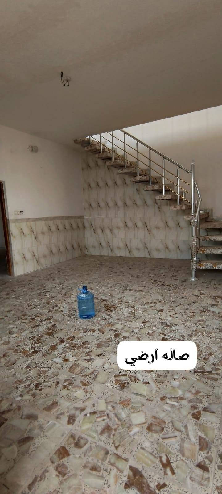 بشارع المطار القديم • ١٥٠م • ٣ غرف