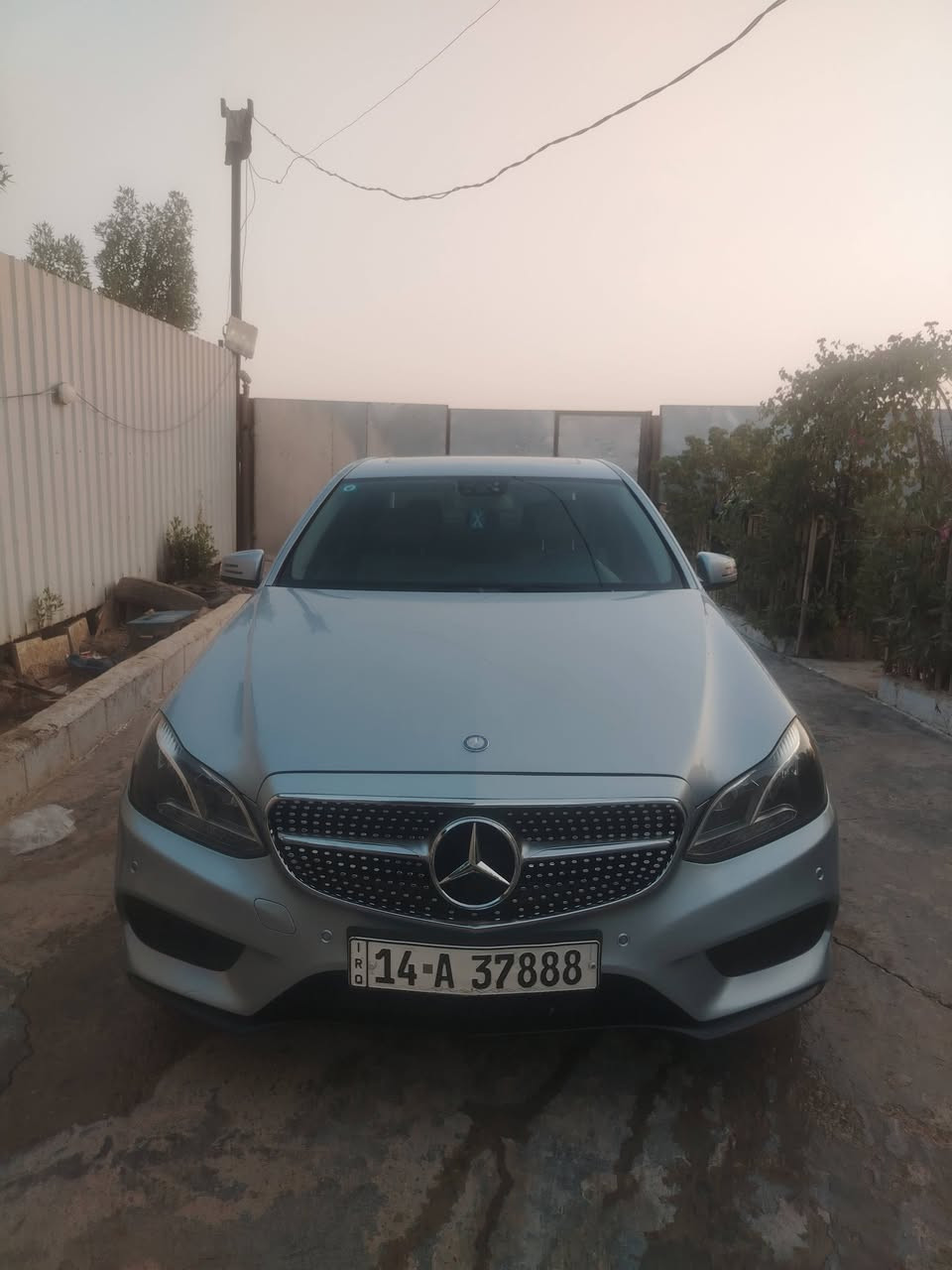 سلام عليكم البيع فقط 
مارسدس W212
2016
E350
سياره فول موصفات 
تبريد ثلج 
محرك وكير وصدر كفاله
سلايت روف
برده خلفيه 
خمس بيبان بصمه 
سياره بصمه وتحكم ذاتي
تلث وضعيات سبورت ويكو وشفتات ستيرن 
رقم بصره جديد بسمي تحويل بغداد
سياره خير من الله بيها موصفات متخلص 
هاي طخه موجوده بل صوره عفتها عل وضعها 
السعر 175 وبيها مجال العنوان بغداد العبيدي 
***********
