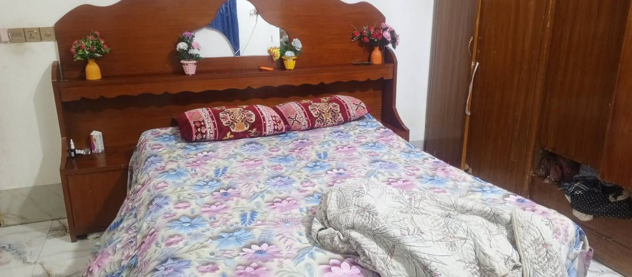 جربايه وميز وزاويه وكومديات احطاطه درجه اولى الي يريدهن بسعر مناسب الاتصال على الرقم ***********
