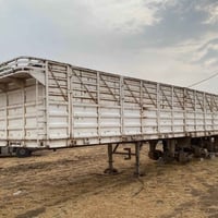 شاحنة • للبيع