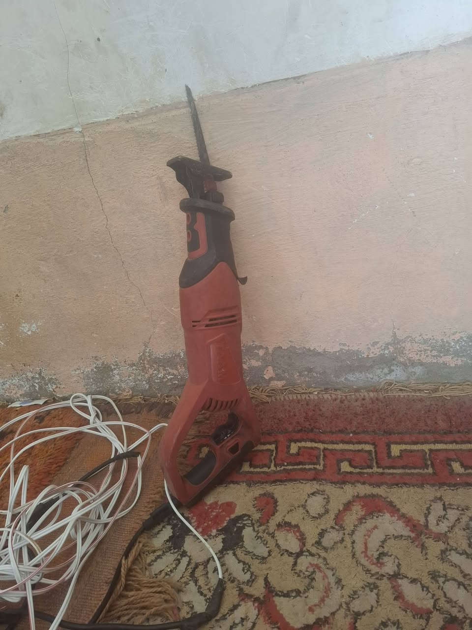 منشار ترددي نضيف كلش سعره ٣٥  لتواصل تصل ***********
