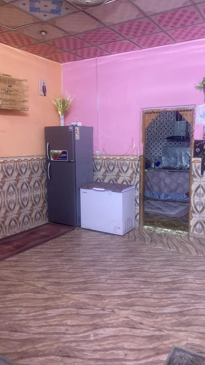 دار للبيع  مساحه 200  موقع 📍الزبير المعامل بناء  بلوك سقف سندويج يتكون من غرف2  مطبخ صاله. ديوان حمامات خارج وداخل منور ماء اساله كهرباء  جيران ناس طيبين ومان الحمد لله  السعر 27 المهله 10 ايام ويتم تسليم  البيت للمشتري  🔑
الدار زراعي مكاتبه زراعي الزبير معروف رقم  صاحب الدار ***********متواجد واتساب وخط
