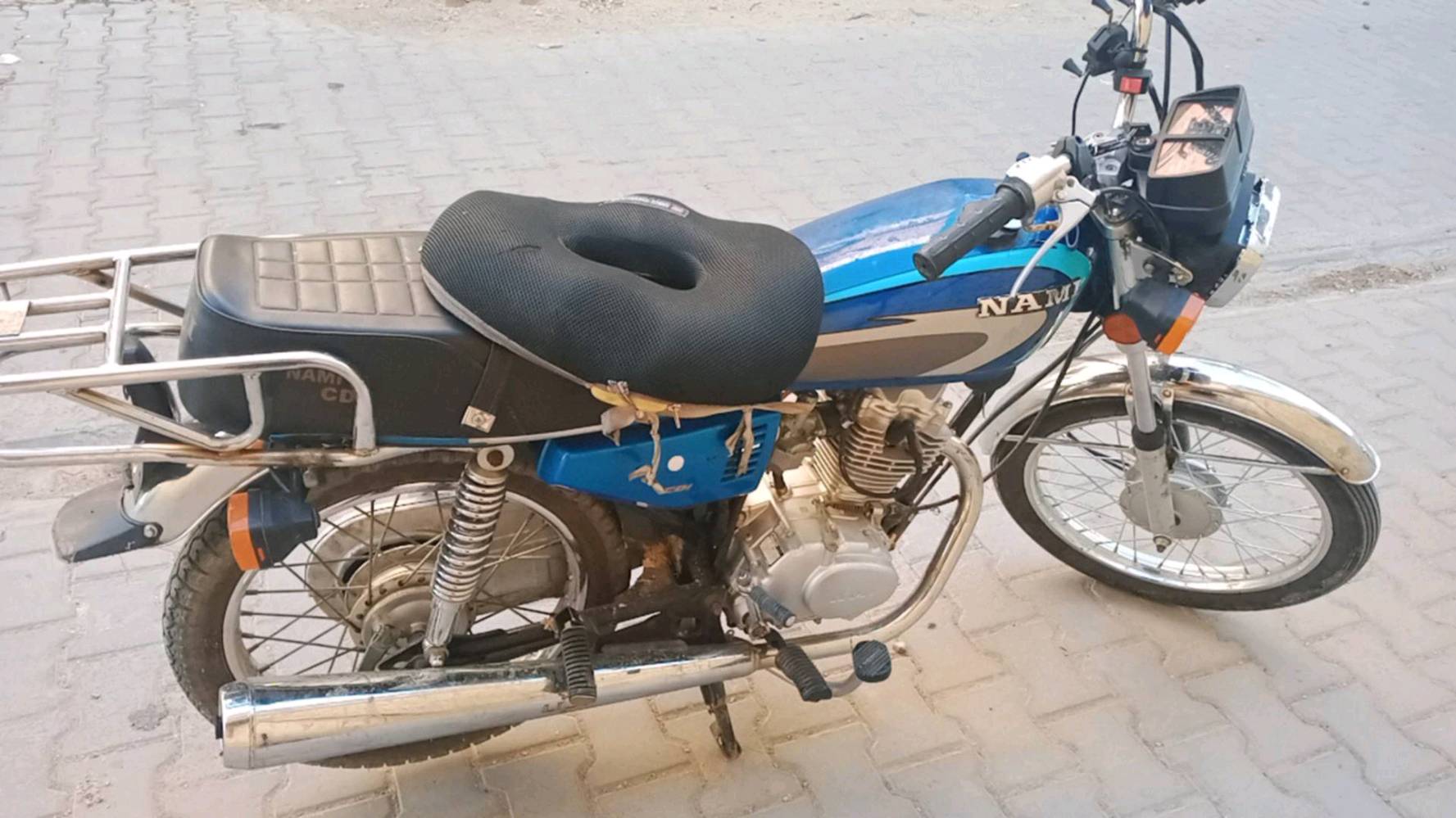 اربعه كير المكينه نامه شلامجه ٢٣اصلي وشاصي امتياز ٢١ اسكنر درجه مبدل بيه ولفات فقط بيه نقص فقط بك لايت وطبك بلشاير رايده ٥٧٥ وبيه مجال كلش قليل مكاني كربلاء حي العامل ***********