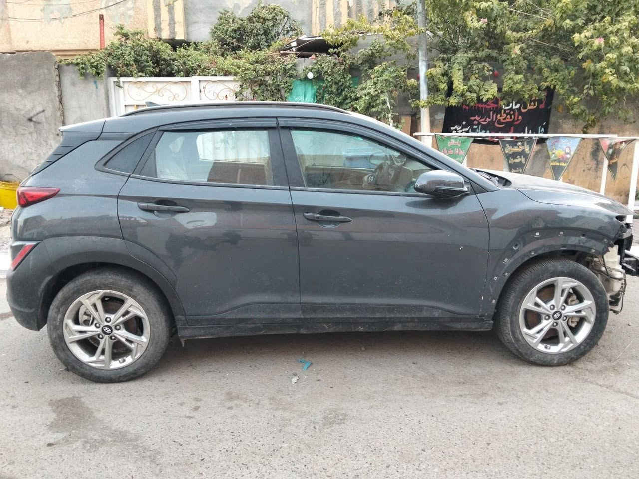 السلام عليكم ورحمة الله وبركاته 🌹
🚘 كونا موديل 2023 – فول مواصفات

🔹 عده فتحة
🔹 مرقمة باسمي
🔹 تحويل ثاني يوم

السيارة حادثها سابقاً بأمريكا، بابين الصدر والخلفية، وبدون أضرار بالدواخل.

وبخصوص الصور، السيارة طخت عندي بقبق حديد مال مجاري الشارع، والسيارة ما تأذت أبد.
السيارة موجودة وتكدرون تجون وتشوفوها بعينكم.

🛠️ النواقص فقط:
• كير
• دعامية أمامية

أما باقي الغراض كلها جديدة وتشوفها بعينك.

💰 السعر: 97 ورقة
🤝 بيها مجال بعد المعاينة

📍 الموقع: بغداد – الراشدية

📞 للتواصل: ***********
📱 متوفر واتساب
👤 علي
