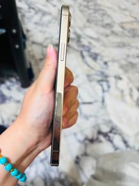 ايفون 12pro max ذاكره 256 البطاريه 80‎%‎ الجهاز نضيف ممبدل ولا قطعه بي...
