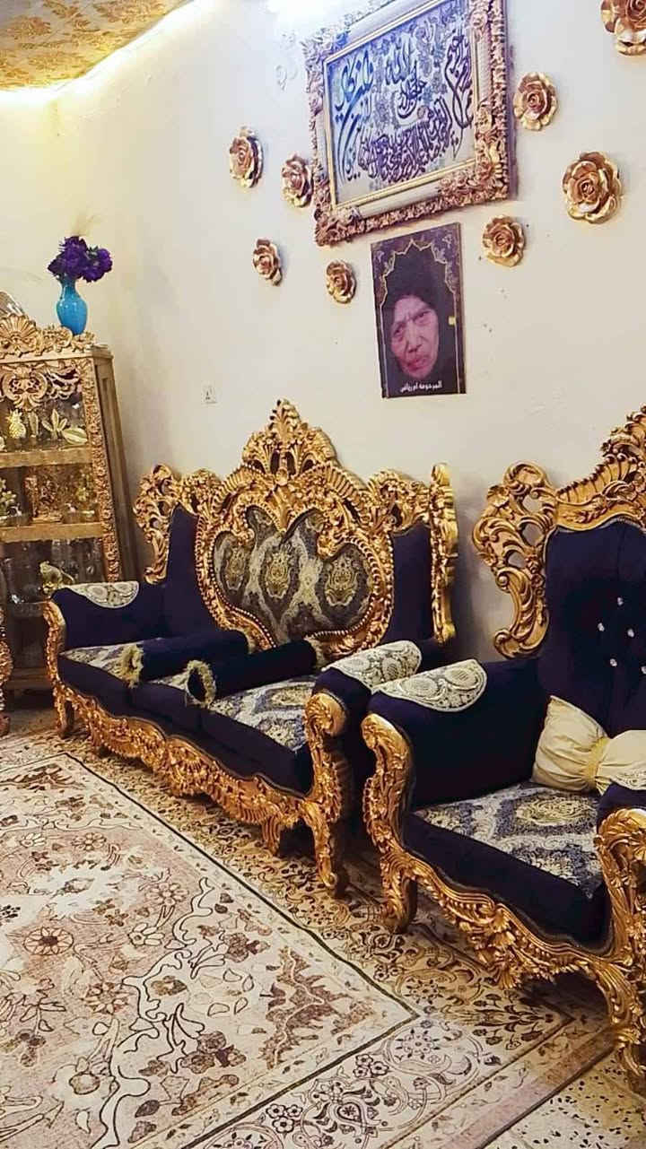 تخم زان عشر مقاعد مع طبلاء وسط نظيف جدا لسعر 600بي مجال بسيط مكان مشتل شارع لمطبك *********** بغداد, العراق
