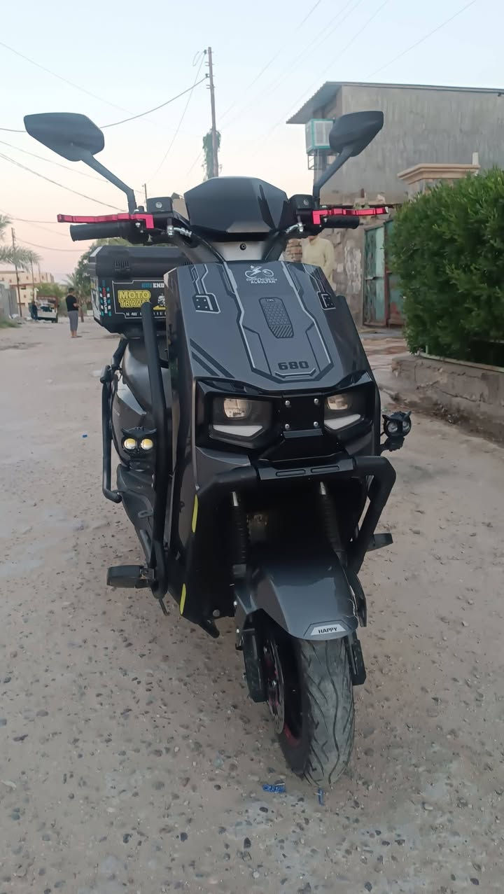 دراجه سكنس شحن للبيع مستخدمه اربع تشهر فقط البطرايات يقرن 11 ونص اله 12 الدراجه جديده امانت الله بس محتاج فلوس ورايد ابيعها سعر 850 و بيها مجال بسيط. المكان ابو غريب الحصوه  الاستفسار *********** على الرقم او واتساب موجود
