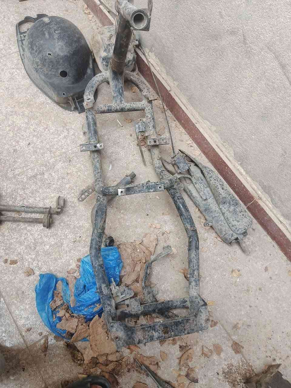 سلام عليكم.
غراض ماكس عدلة للبيع مكاني ناصرية مركز 
الشاصي ب 60
الكاعية ب 12 
القبق مال باتري ب 5
القبق مال كور ب 5
جنطة ب،12 
كشن ب 12
شيال ب،8 
كويل شغال جديد ب 4 
تاير وويل امامي ب 20
الحاضن الجوة الجنطة بلادي املح ومختم ب 15
الدبل بلادي ب 10 
سوبر شغال ب،15 
كابريتر ب 10
يدات تزويد ب،4 
رقم مال تزيد ب 8 باتري مستعمل قديم ب 13
قطرة مال دهن تزويد ب 2
*********** رقمي
