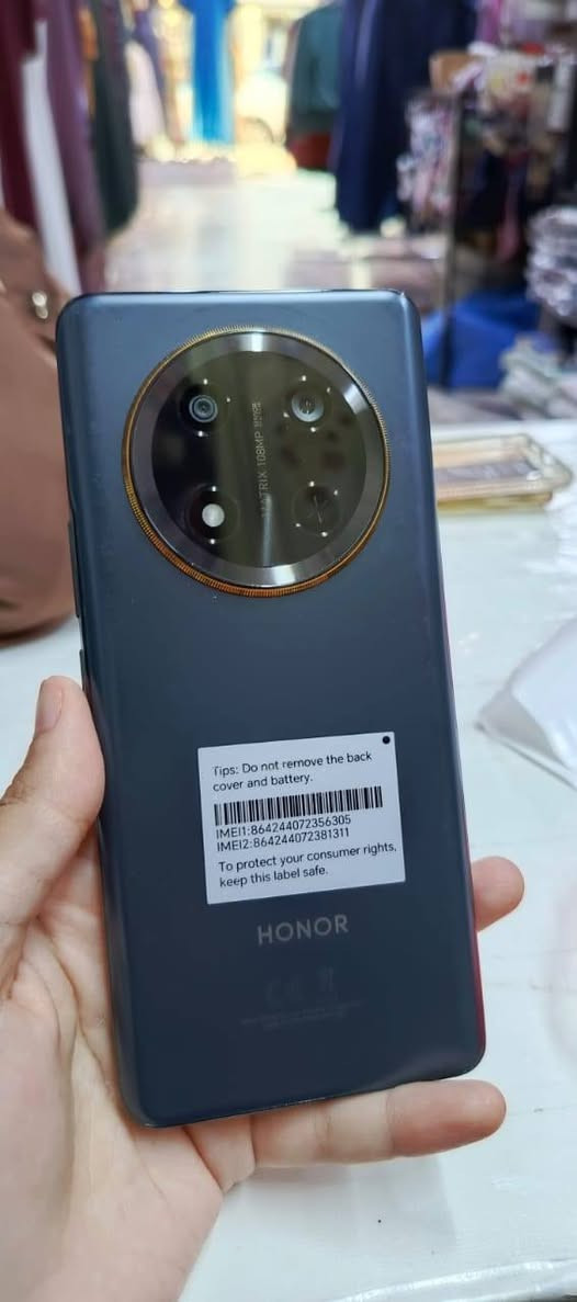 هونور x9c
ذاكرة 256 جيجابايت

بطارية 🔋 6600 

الجهاز نظيف استعمال اشهر مداخل تصليح ابد
الشاشه وكع مني وصار سواد من فوك وممأثر عليه كلشي شغال باكيته وملحقاته كامله

سعرة ٣٥٠

مكاني بغداد الاعظمية
***********
