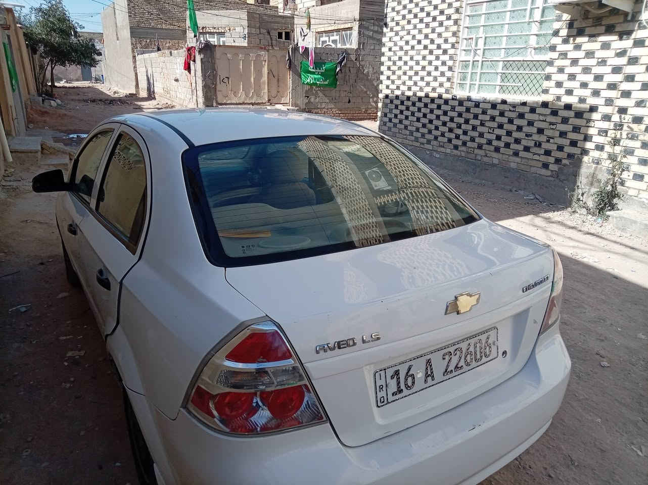 افيو ٢٠١٠ باسمي السعر ٦٠ وبيه مجل 
رقم وات ساب ***********
بيه قطعتين
