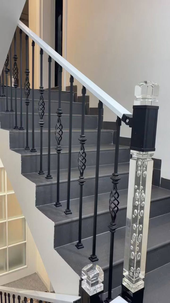 📍 نقشات محجر حديد كلاسيك – مودرن | جودة عالية وتصاميم فاخرة
:

 • حديد قوي ومتين يتحمل جميع الظروف.
 • نقشات فاخرة تناسب الدرج، البلكونات، الأسوار الداخلية والخارجية.
 • تشكيلة متنوعة: كلاسيك – مودرن – ديكورية.
 • قابل للتفصيل حسب المقاس.
 • لون أسود مطفي أنيق + إضافات ذهبية للطلب
🔴تنفيذ خلال يوم واحد فقط 
📦 متوفر جملة ومفرد – أسعار منافسة.
للطلب والاستفسار يرجى المراسلة

***********
‭
