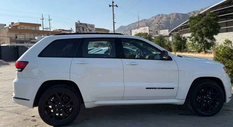 جێب گراند چیڕۆکی 2021 مواسەفات Limited X
 ڕەنگ: سپی
 تەنها 32,000 Miles
 مەکینە: V6 3.6L
 گێڕ: ئۆتۆماتیک
 فول مواسەفات
 تەنها یەک پارچەی لای سەکنی دواوە بۆیاغە کراوە
 ڕاداری پێشەوە نییە
پانۆراما نییە

سعر: لە کۆمێت داوای بکە ڕاستەوخۆ بۆت دێت 📩 

گێر و مەکینەی بەشەرت 
هیچ کێشەیەکی نییە 

 ناونیشان: ڕانیە – سلێمانی 
ژمارەی خاوەنی 
 ***********
