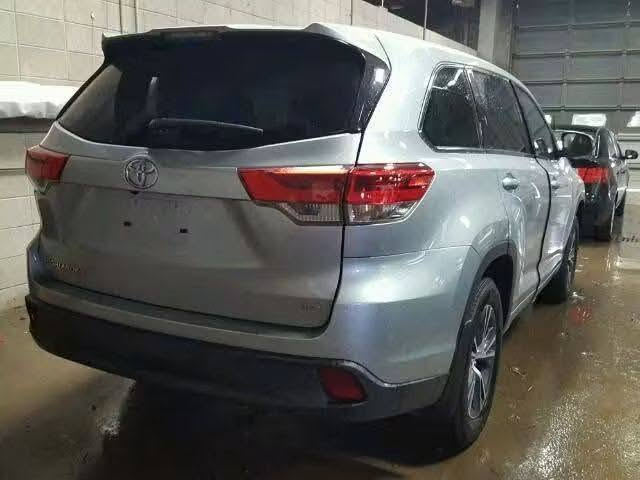 تویوتا هايلاندر للبيع - ۲۰۱۷ ( Toyota (Highlander
ماشیه 130 قابل للزيادة 

. الموديل 2017

•رقم بغداد 

. الفئة : LE

المحرك 6 سلندر

رادار

تحكمات ستيرن

دبل اکسل

بيها صبغ بنيدر وبارد بالجنطة كما مؤشر )

 السعر 21.000

***********

نص مكتوب في الصور:
- 40608377
- CLEAN CAR *********** ابو سيف جهه السائق (جاملغ الامامي) جهه السائق (جاملغ خلفي) جاملغ الامامي مفتوح و بارد بارد جهه الراكب (جاملغ الخلفي) جهه الراكب (جاملغ الامامي) سليم جاملغ الامامي مفتوح و بارد بارد صبغ معجون تبديل
- CLEAN CAR *********** ابو سيف Date : 2026 / 5 / 12 الجانب الامامي الجانب الخلفي صبغ و معجون و البنيد مفتوح بارد الجانب العلوي (القماره) سليم بارد صبغ معجون تبديل