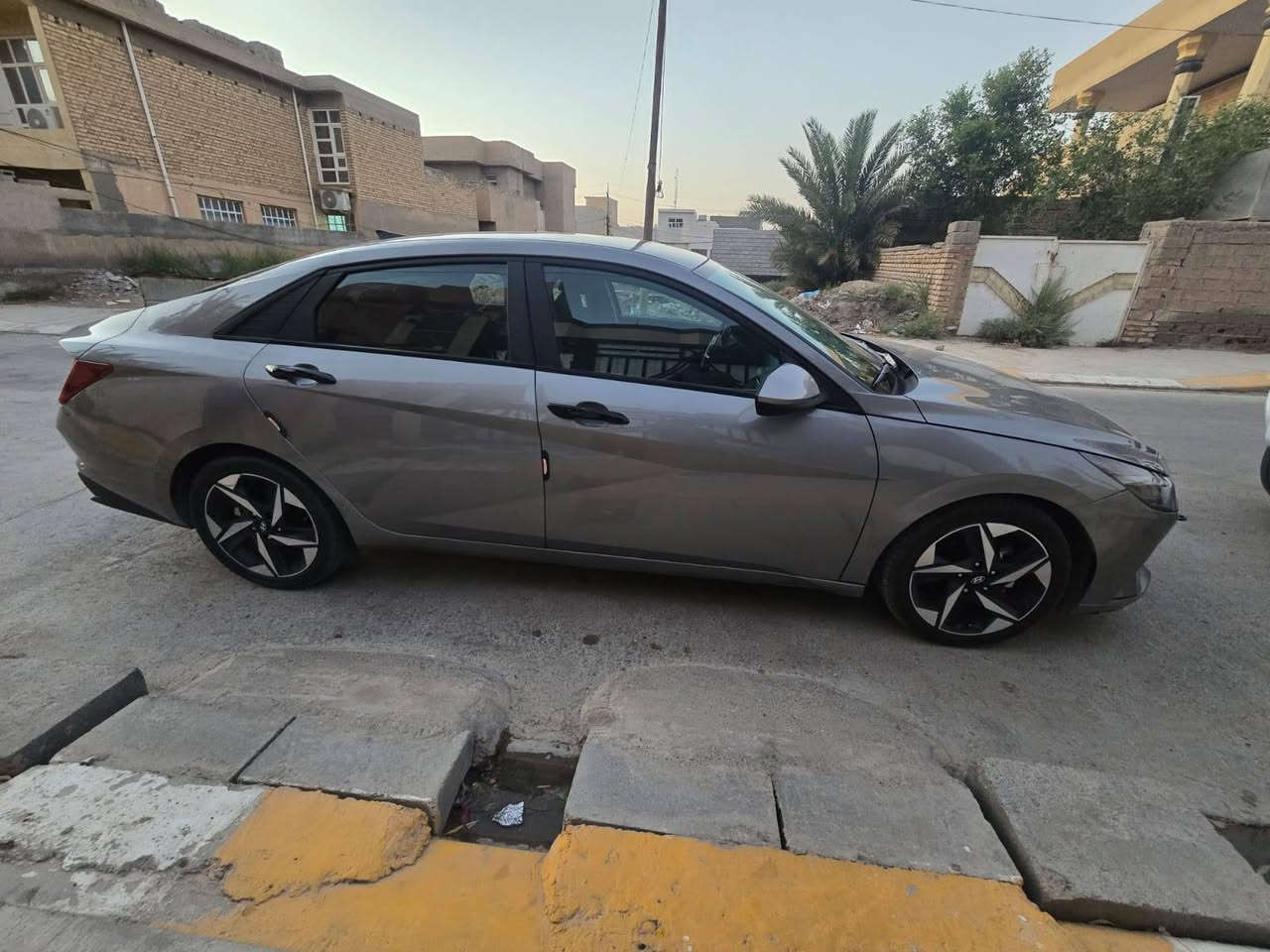 السلام عليكم
النترا موديل،23البيع 
الحادث 3قطع تبديل 
السياره مابيه اي نقص 
مواصفات السياره بصمت تشغيل تحكم ستيرن جهتين 
شاشا دجتل سايد برك بصمه مثبت سرعه توقف ذاتي خط مسار 
وبيه هواي مواصفات 
السياره بدون رقم تترقم جميع المحافظات 
العنوان ديالى بعقوبه رقم االهاتف 
،***********
