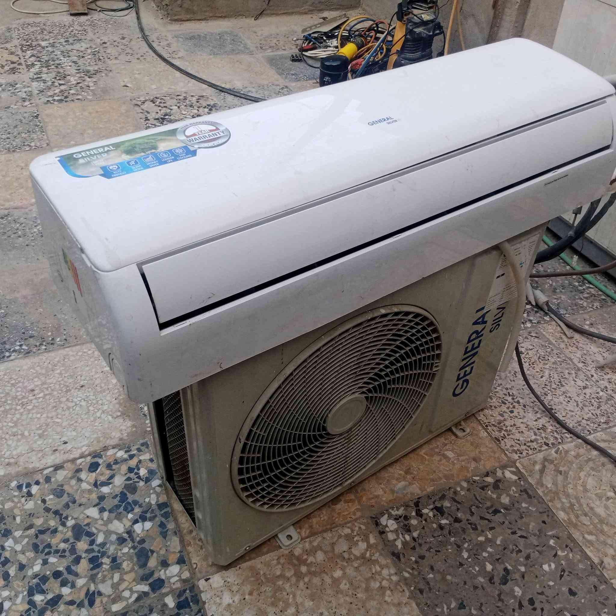 سبالت للبيع مستخدمات شهرين مكفولات جدد لك داخليات وخارجيات ما بيهن غاز ولا ريمونت ولا حمالات الداخليه بس بواري موجودات عنوان بغداد المشتل الأمين الثانية بتجاه المعلمين ***********
