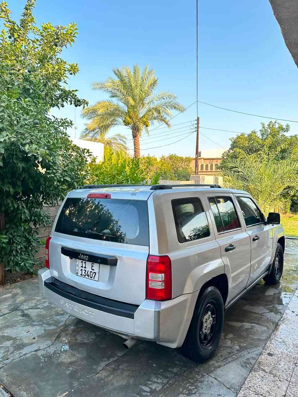 السلام عليكم للبيع
جيب JEEP باتريوت 2008 وارد امريكي 
رقم بغداد مشروع وطني بسمي 
محرك 2400  
كير ومحرك وحدادية وتبريد وكهربائيات وتخم تاير خير كله جديد .
مواصفات المعروفة نص فول 
5 راكب 
والسيارة جاهزة وخير من الله 
بيها مكانات صبغ ابيع حزام بدون حادث وبدون معجون .
السعر (82)وبيها مجال بسيط .
للاتصال والاستفسار ( *********** )

