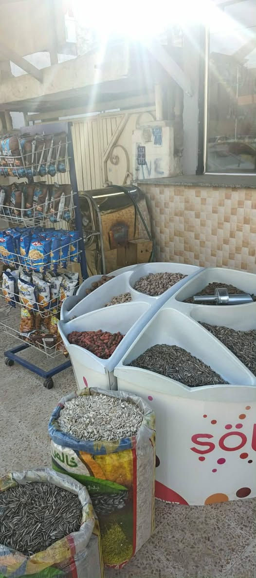 المحل معروض للبيع
عنوان موصل حي البلديات شارع جامع الصايغ 
للتواصل ***********
