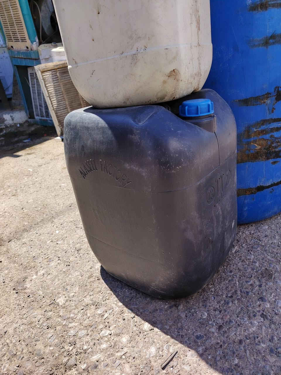 أسواق النداوي يقدم 
وصول براميل بلاستك درجه أولا
 متوفر دبه تك حافه 220لتر
ومتوفر دبه دبل حافه 220 + دبه قبغ كامل 220+جيلكان 25+جيلكان30+جيلكان50
بأسعار منافسه او متوفر جمله او مفرد او تدلون عيلنه عنوان طوز حي العسكري قرب جامع شهداء 
أسواق النداوي ***********
