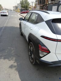 كونا موديل 2024 وارد امريكي زيرو ماشيه 30  فول مواصفات عدا الفتحة  بصم...