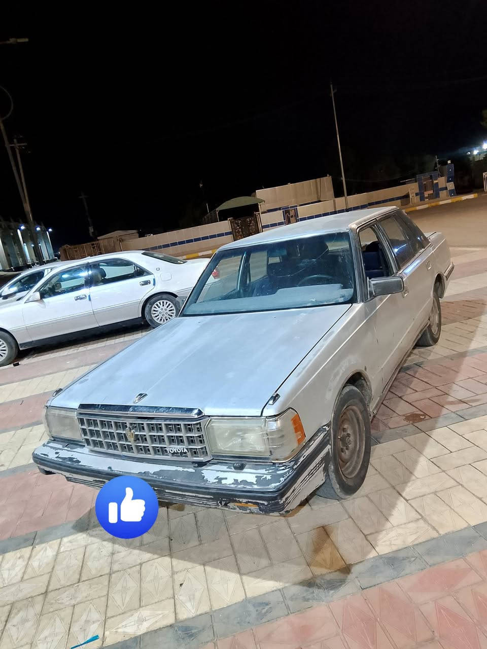 سلام عليكم للبيع او مراوس سوبر مديل 1985 رقم بغداد انكليزي دولي الجديد بسمي سياره مكفوله من الصبغ وضربه بلاديه مكينه وكير 2ونص جدد حداديه جديد تخم تاير باتري جديد كهربائيات شغاله سياره جاهزة السعر 33 وبيه مجال مكاني ناصريه مركز شراي يتصل مكلف بنشر مامتواجد على الفيس وهاذ رقم ***********
