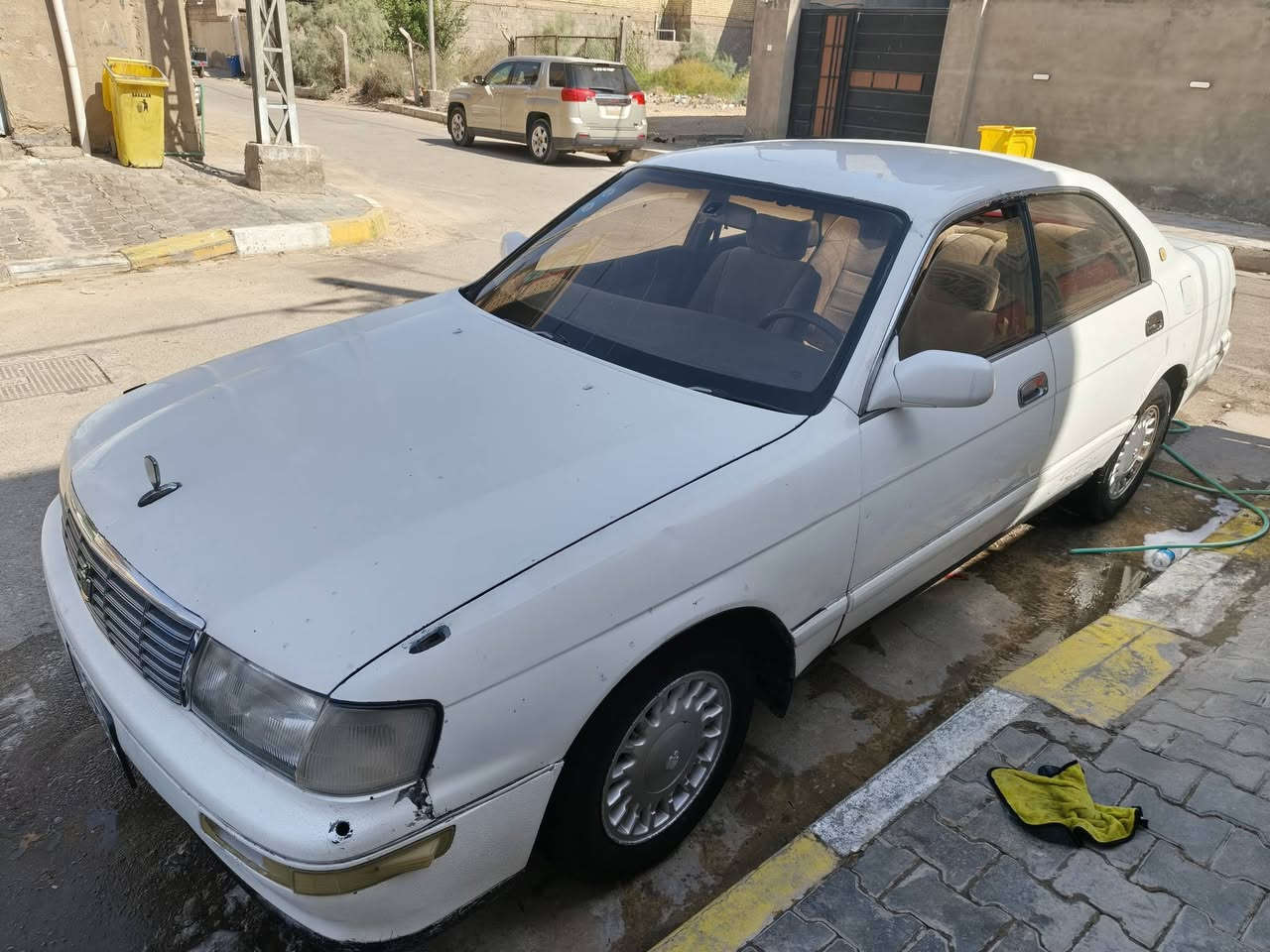 السلام عليكم ورحمة الله وبركاته 
بطه مديل 1992 
جاهزه مكينه وكير وحداديه وصدر وتخم تاير مكفوله
مكفوله من كص وعيب شرعي وضربه قويه 
السيارة رقم أنبار بسمنه تحويل ثاني يوم بلكوت بأي مكان تتحول 
بيها صبغ بسيط 
دواخل السيارة جدد جاهزه من كلشي 
السعر (٤٨) وبيها مجال 
مكان السيارة واسط كوت مركز مدينة 
الاتصال ‏‪***********‬‏
