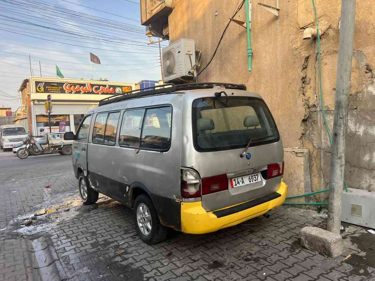 سلام عليكم سياره منغولي  للبيع معلايه 2006 رقم نكليزي بسمي مكينه وكير وكسن جدد مكان البصره تنومه شط العرب ***********
