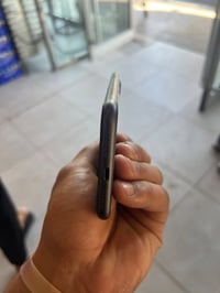 آيفون 11 • نظيف • بدل بطارية