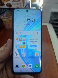 موبايل هونر ذاكرة ٢٥٦ جهاز راقي بس بي فطور بالشاشه يشتغل يفيد أهل الدل...