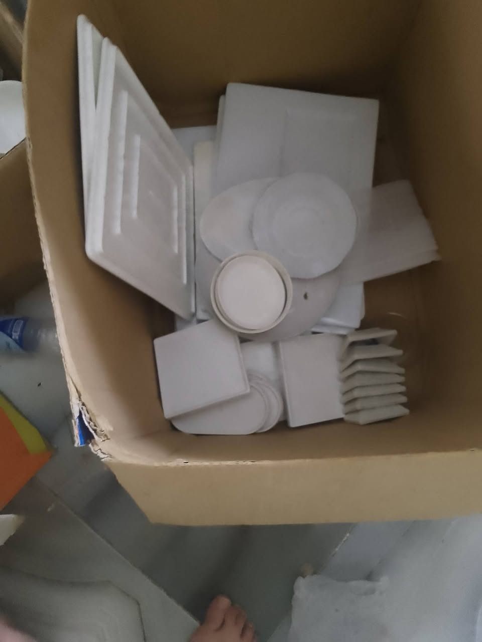 بنات منو تأخذ تعرفوه شلعة مواعين أوربية ملون وسياحي ماخذته ب٦٠٠ واريده ب١٥٠ مكاني ديوانية عدد فرفوري ٣٨٠ قطعة أكثرية خشن

