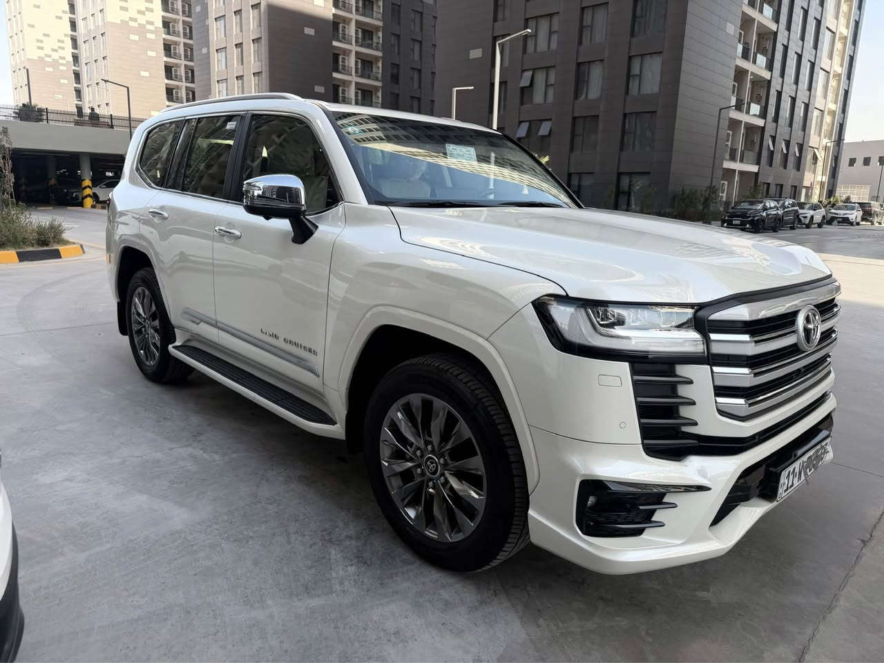 لاندكروز 2024 VX ساز ( لمتدد توين توربو ) رقم بغداد مغلفه (PPF) بل كامل مكفوله من الصبغ والبارد واي حاله سياره ماشيه 26 الف كيلو فقط الموصفات معرفه فول الفول السعر 75500 وبيه مجال بسيط الرقم *********** بغداد, العراق
