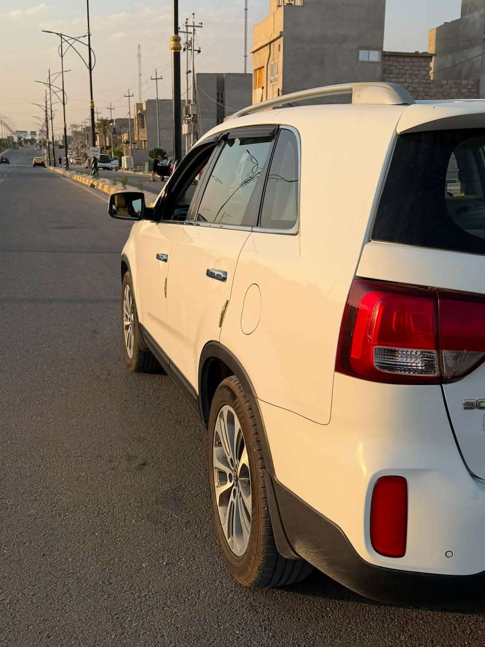 للبيع
🚗: كيا سورينتو 2015 محرك 4 سلندر كلين ونظيفة حيل

✨ المواصفات والتفاصيل:

 الموديل: 2015، وكلين تايتل ملاحظات خفيفة فقط

 اللون: أبيض ملكي، والسيارة مثل ما واضحة بالصور صافية ومضبوطة.

 المحرك: 4 سلندر، اقتصادي بالبنزين وعزمها حلو ومناسب

 القطاع العائلي: 7 راكب (3 رتب مقاعد)، كشنات نظيفة وتكفي العائلة كلها.

 التبريد: تبريد مركزي 3 قطع .

 الكماليات: رنجات أصلية، حساسات خلفية، إشارات بالمرايا، كشافات ضباب، وباقي المواصفات المعروفة.

📌 السيارة جاهزة هزة بشهر التاسع تسقط والسنوية جديدة 2025 السيارة باسمي وشرط التحويل 

💵 165 وبيها مجال

للاستفسار أو المعاينة أو على أحد الأرقام التالية:

 📞 ***********

 📞 ***********

📍 المكان: الموصل-حي القدس
