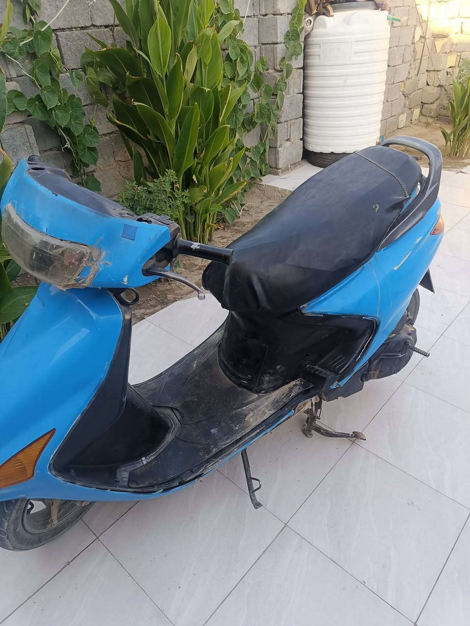 دراجه فراشه للبيع المكان حله الحمزه الغربي سعر 300 وبيهه مجال هاذه رقم *********** تصل وبيك خير ودلل

