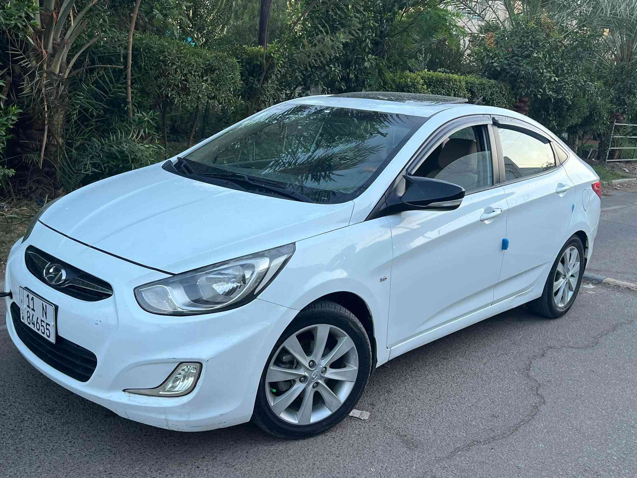 اكسنت 2013 خليجي بغداد بأسمي ماشيه 103 الف سياره فول مواصفات ام 5 تجاوي فتحه محرك 1600
سياره نظيفه كلش على وضع الشركه 
بيها صبغ جوه قبق البانزين فقط
كير مكينه تبريد تخم تاير كله جديد
السعر 89 ورقه وبيها مجال بسيط حك الجيه 
مكان السياره بغداد الصليخ 
***********
***********
