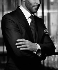 اذا اكو شخصية عامّه او رجل أعمال يحتاج مُرافق شخصي وسائق وخبرّة بكافة ...