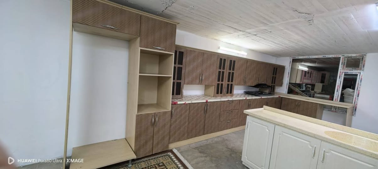 سێتی کەوانتەری تورکی باڵۆن پریس
 دەستی دووە زۆر پاک ماوەتەوە
تەباخ و مرەشەحی زۆر جوان و باشی لەگەڵەسێتی 
قیاسی درێژی کەوانتەر 6/15 مەترە
دڕێژی سنگکە 2/15
ناونیشان /سلێمانی /هەواری شار
*********** السليمانية, العراق
