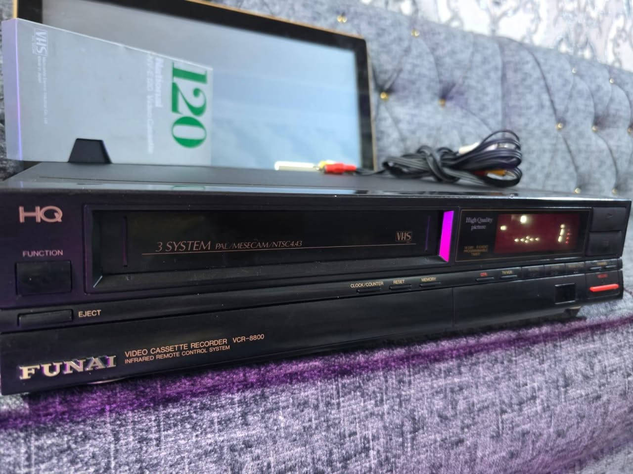 السلام عليك فديو كاسيت فوناي ياباني شغال نضيف عرض وتسجيل عل فحص سعره 75الف للتواصل ***********,
