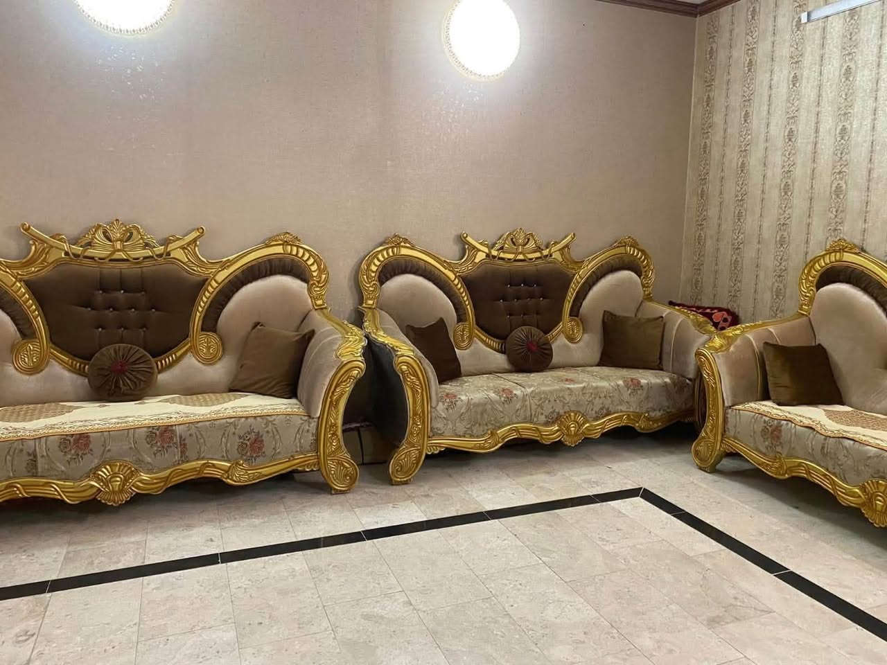 السلام عليكم تخم ونص 15 مقعد للبيع السعر 600 الف
ميز وكرسي للدراسه 80 الف
المكان بغداد الغزالية
تفاصيل للاتصال ***********
