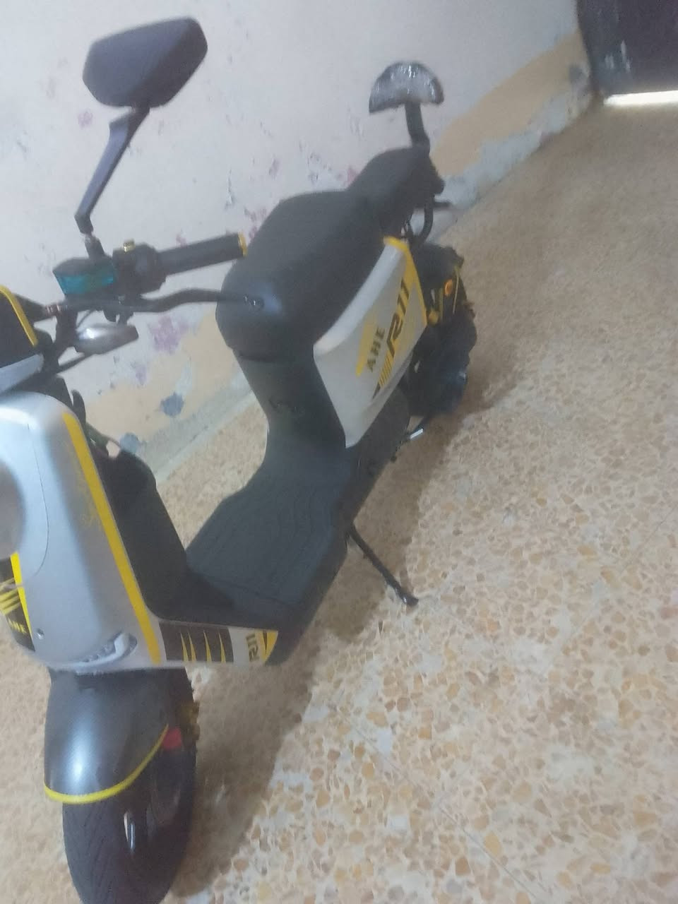 السلام عليكم دراجه R11  نوعAHE
٣٢امبير خمس بطاريات نظافه ٩٩%١٠٠ السعر ٥٥٠ وبي مجال مكاني البصره القبله واتساب***********
