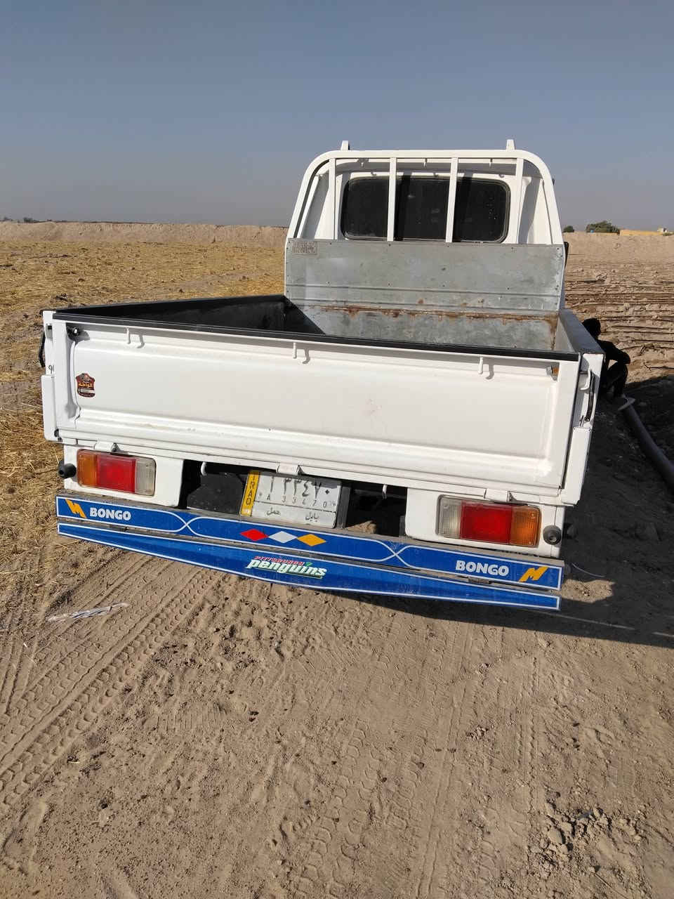 السلام عليكم كيا 96 للبيع كير ومكينه وشاصي ورغم شاصي كلهن مقفولات السعر 66 وبي مجال بسيط وتحويل مباشر ***********
