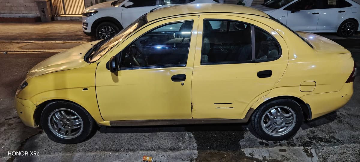 سلام عليكم سياره طيبة للبيع موديل ١٦ سياره نظيفة كير ومحرك وتبريد وكهربائيات شغالة سياره بس بدية رايدلة ترتيب سياره بية بس باب ودسة مبدلات عاضة ب٢٠ وبية مجال ماقصر علية هي وغرامة عنواني بغداد القاهرة هذا رقم ***********
