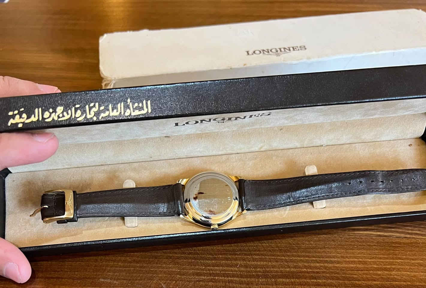 السلام عليكم
لونجين اوتوماتيك طلاء ذهب جديده مع العلبه والكيس الاصلي تسليم مباشر بدون توصيل السعر 450$ للاستفسار ***********
