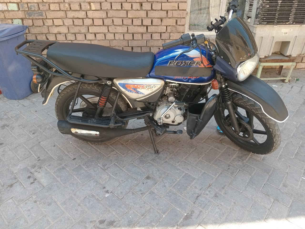 السلام عليكم شباب دراجه بوكسر 2023 مقفوله كفاله عامه واي نقص ما بيها الدراجه نظيفه وحلوه كهربائياتها كامله الدراجه استخدام شخصي وحتى ما متعوبه السعر مليون وربع مكاني بغداد.  ***********
