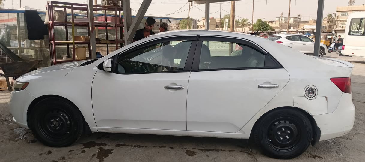 كيا فورتي موديل 2013
بيضاء 
وارد امريكي
حادث جاملغ قبغ البانزين
السعر شدة

كاملة بدون نقوصات

للتواصل والاستفسار
***********
