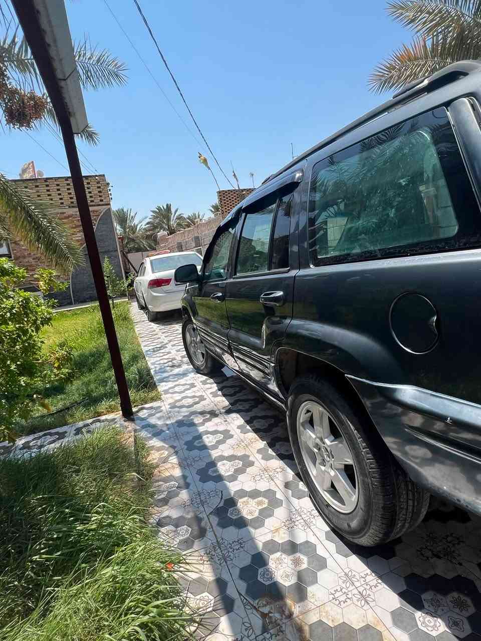 كراند شيروكي موديل 2000
فور ويل 
تبريد ثلج 
تدفئه 
لوكير شغال
كلشي بيه شغال
رقم سليمانيه بسمي 
شرط تحويل أو وكاله بكيفك
سته سلندر
باتري جديد
تخم تاير 
بنيد صبغ اثر جراد فقط
مكفوله من ضربه والحوادث
مكاني ذي قار شطره
للاستفسار اكثر‏‪***********‬‏
