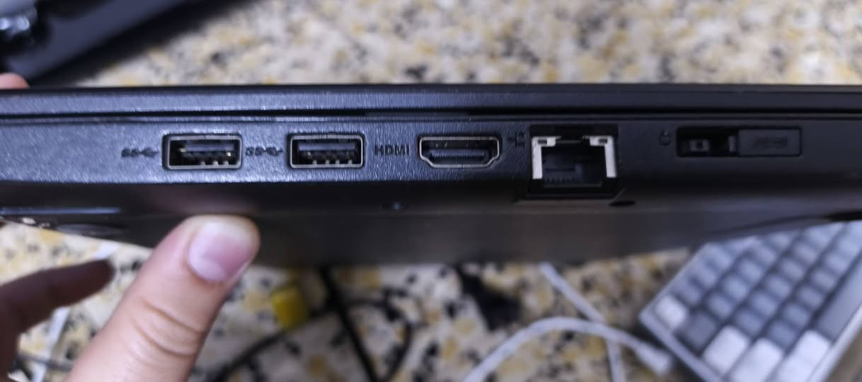 السلام عليكم عندي لابتوب اسمه Lenovo Thinkpad للدراسه والالعاب مثل GTA5 وببجي ومحاكي وغيره من الالعاب والسعر 250الف وبيه مجال وباقي التفاصيل يدخلي على الخاص رقمي 
***********
